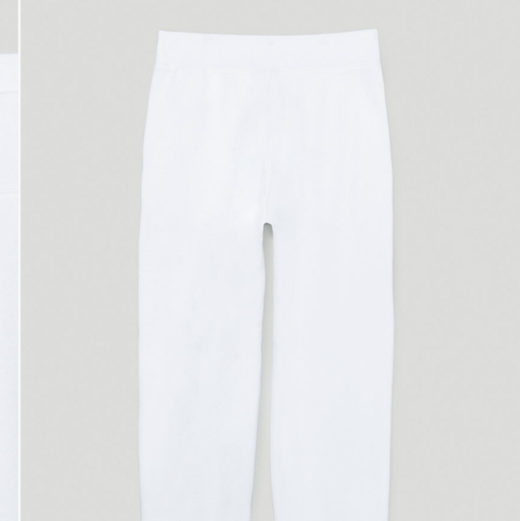 Aritzia TNA Boyfriend Cuffed Sweatpant - Picture 1 of 6